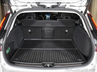 Volvo V60 2,0 T6 AWD PLUS Bezklíč,B 2025
