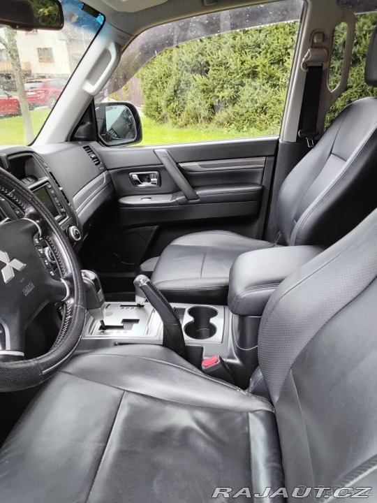 Mitsubishi Pajero  2007