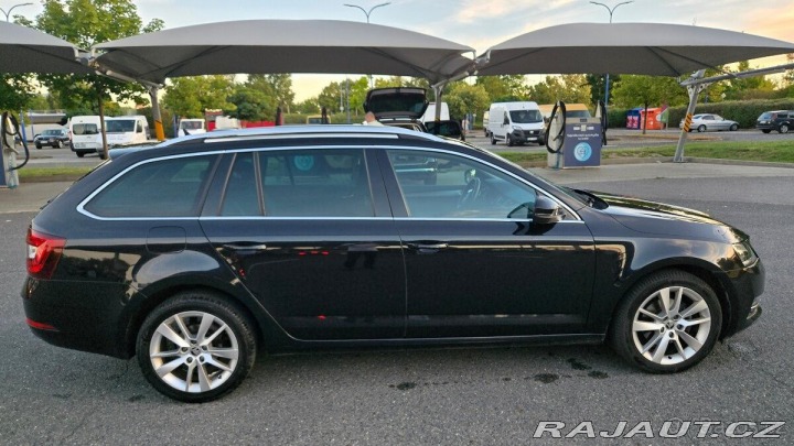 Škoda Octavia 2,0   TDI 110kW DSG Style 1800