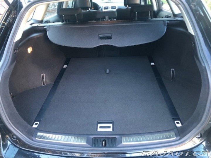 Toyota Avensis 1,8   _RV 2012_108 kW 2012