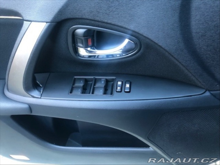 Toyota Avensis 1,8   _RV 2012_108 kW 2012