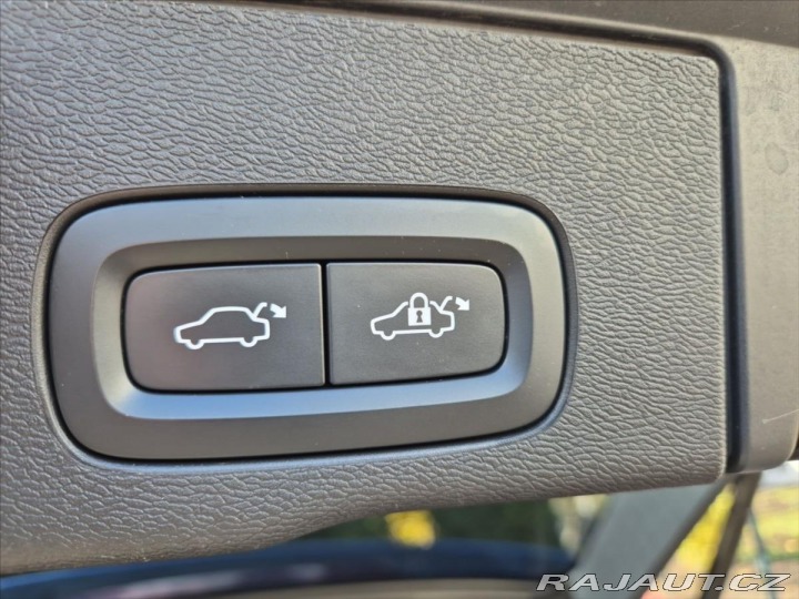 Volvo XC60 2,0 B5 AWD Ultimate Dark 2022