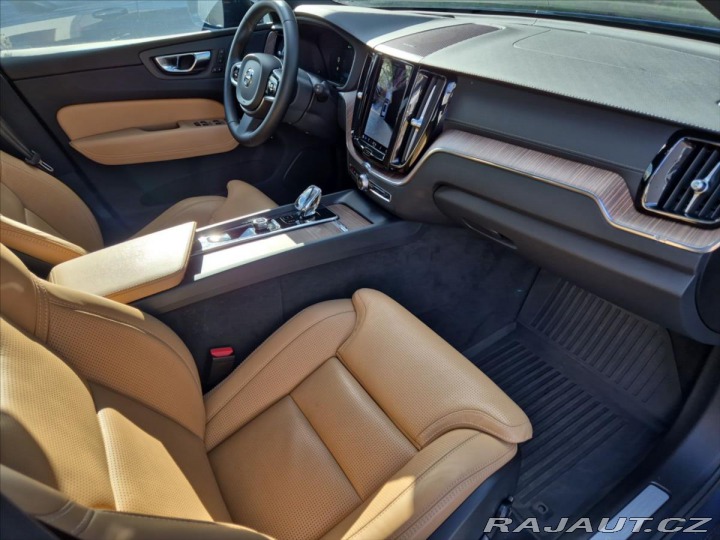 Volvo XC60 2,0 B5 AWD Ultimate Dark 2022
