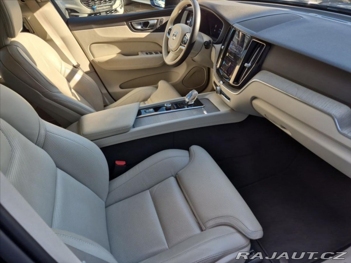 Volvo XC60 2,0 T6 AWD RECHARGE PANOR 2022