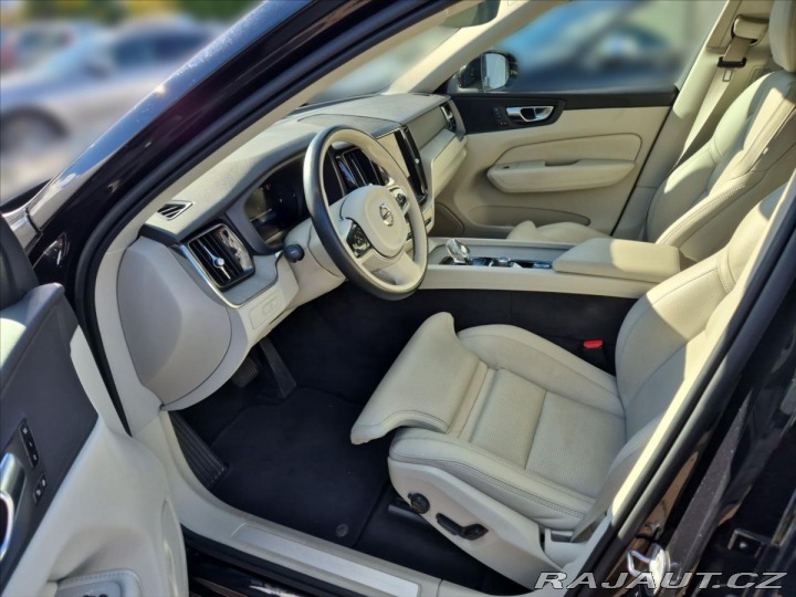 Volvo XC60 2,0 T6 AWD RECHARGE PANOR 2022