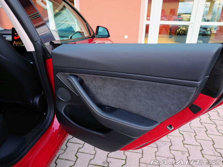 Tesla Model 3 Standard SOH 93,1% 239kW 2021