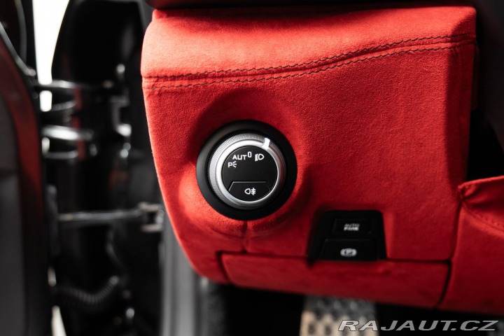 Ferrari Ostatní modely GTC4 Lusso V12 4x4 DTC/JBL/Kamera/Li 1800