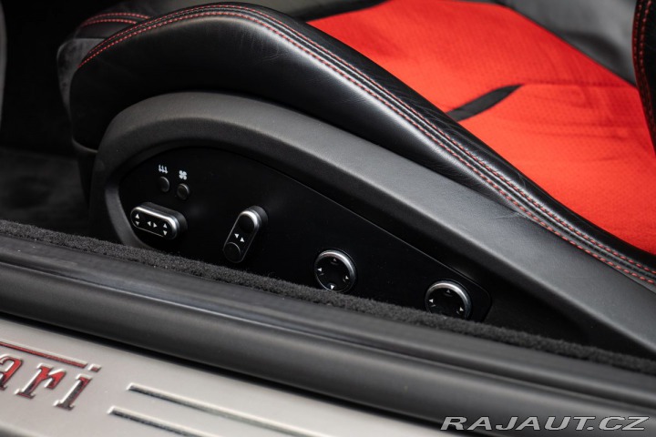 Ferrari Ostatní modely GTC4 Lusso V12 4x4 DTC/JBL/Kamera/Li 1800