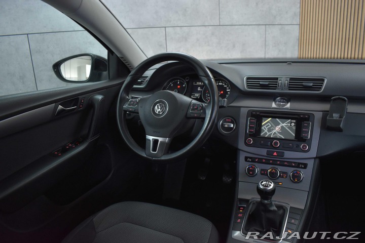 Volkswagen Passat 2.0 TDI 103 REZERVACE 2012