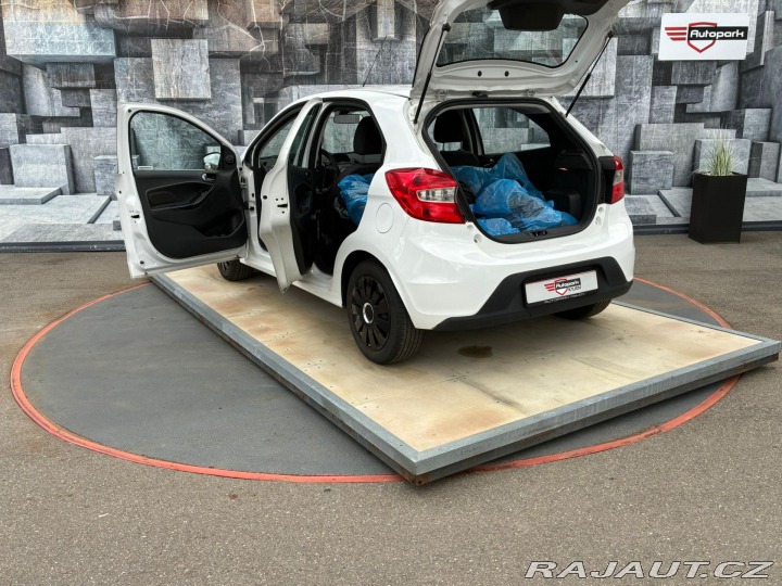 Ford Ostatní modely KA PLUS 1.2i, 63KW, SADA PNEU 2017