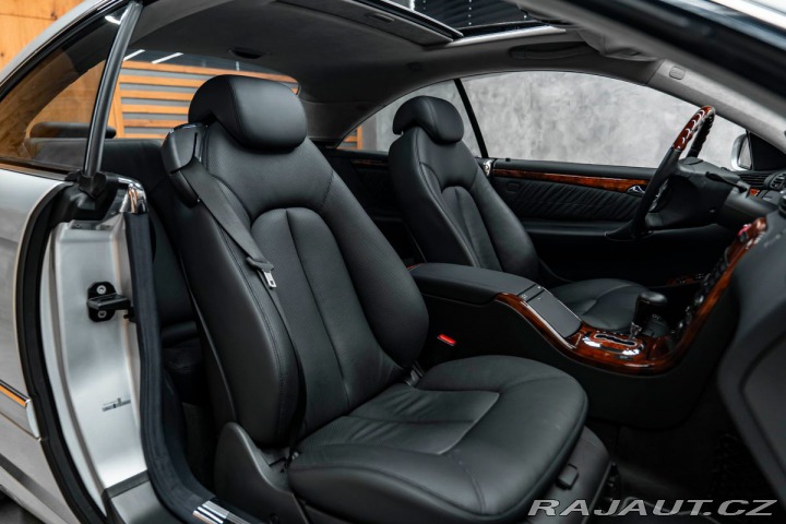 Mercedes-Benz CL Coupé V12, Bose, Masáže 2006