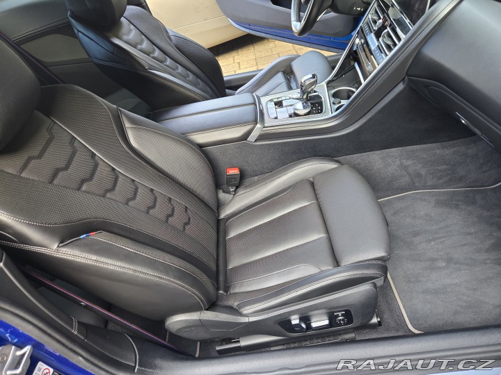 BMW 8 M850i,Čr,laser,karbon 2021