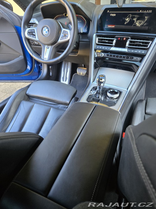 BMW 8 M850i,Čr,laser,karbon 2021