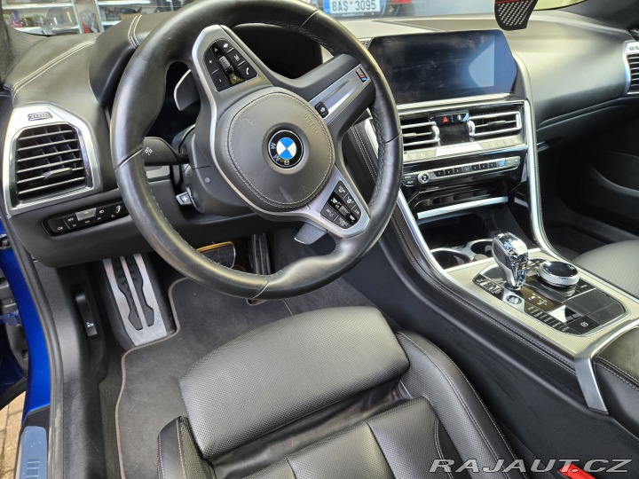 BMW 8 M850i,Čr,laser,karbon 2021