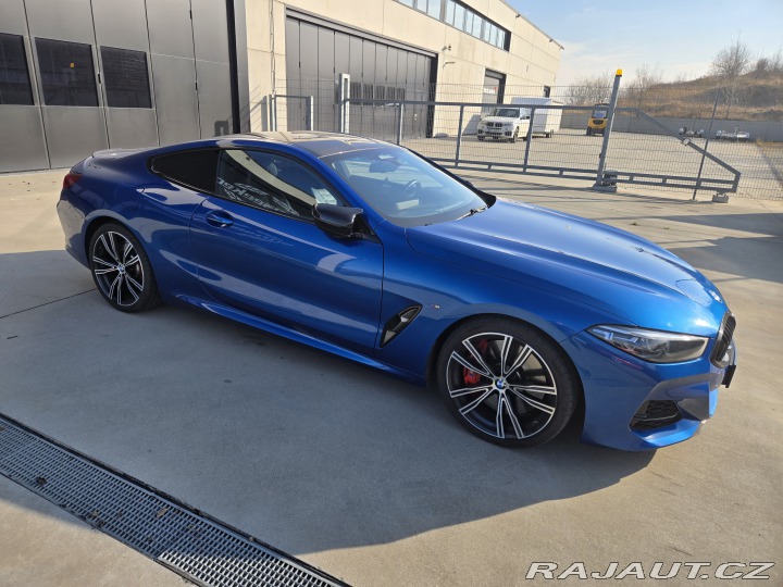 BMW 8 M850i,Čr,laser,karbon 2021