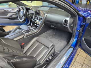 BMW 8 M850i,Čr,laser,karbon 2021