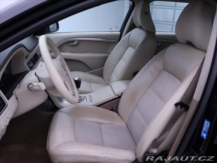 Volvo V70 2,4 D4 120 kW Kinetic 2007