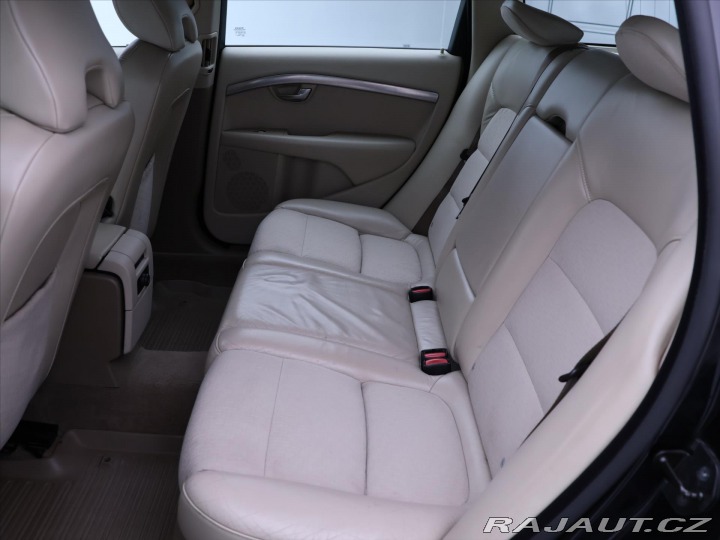 Volvo V70 2,4 D4 120 kW Kinetic 2007