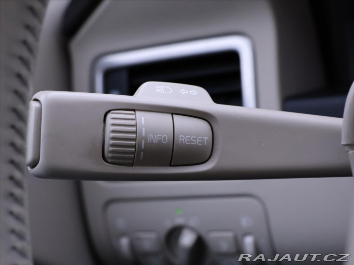 Volvo V70 2,4 D4 120 kW Kinetic 2007