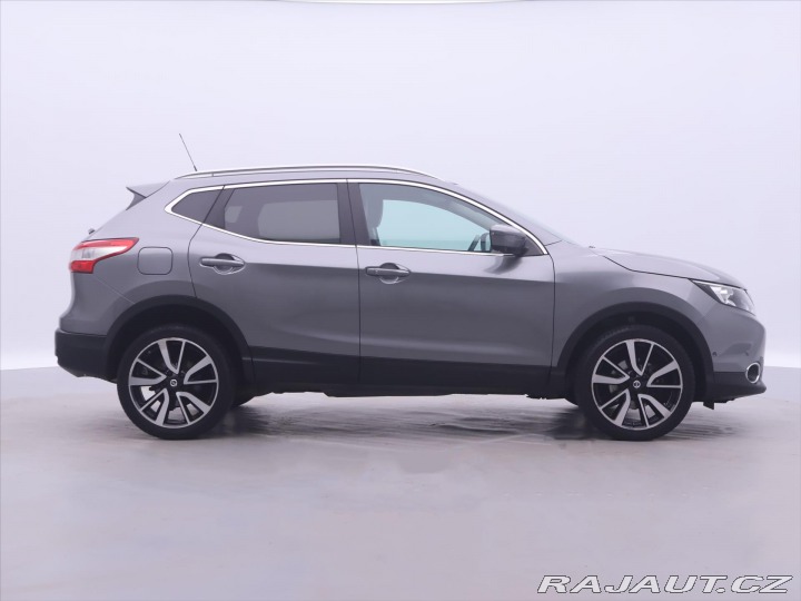 Nissan Qashqai 1,2 DIG-T 85kW Aut. CZ Te 2016
