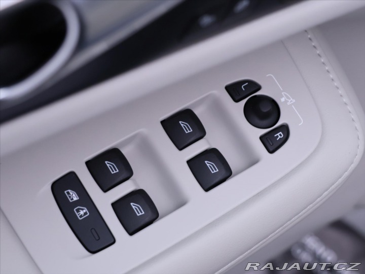 Volvo V60 2,0 B4 145kW Aut. CZ 1.Ma 2024