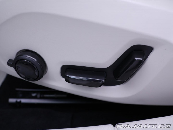 Volvo V60 2,0 B4 145kW Aut. CZ 1.Ma 2024