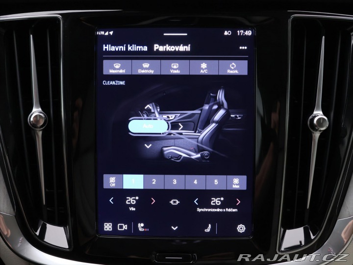 Volvo V60 2,0 B4 145kW Aut. CZ 1.Ma 2024