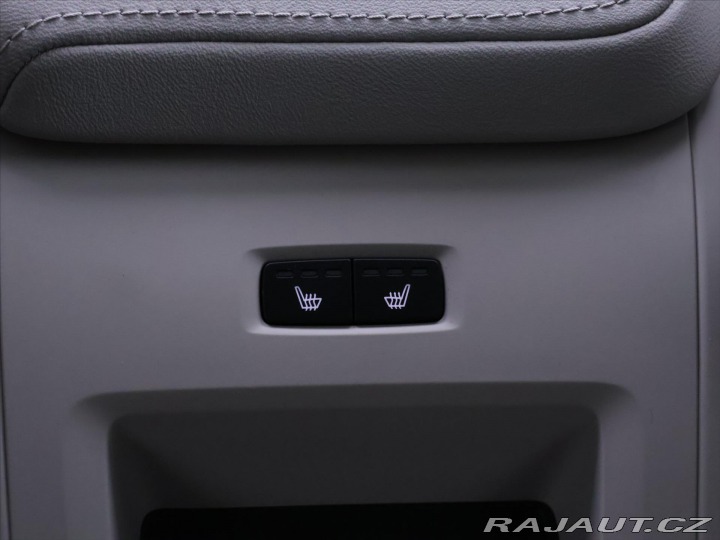 Volvo V60 2,0 B4 145kW Aut. CZ 1.Ma 2024