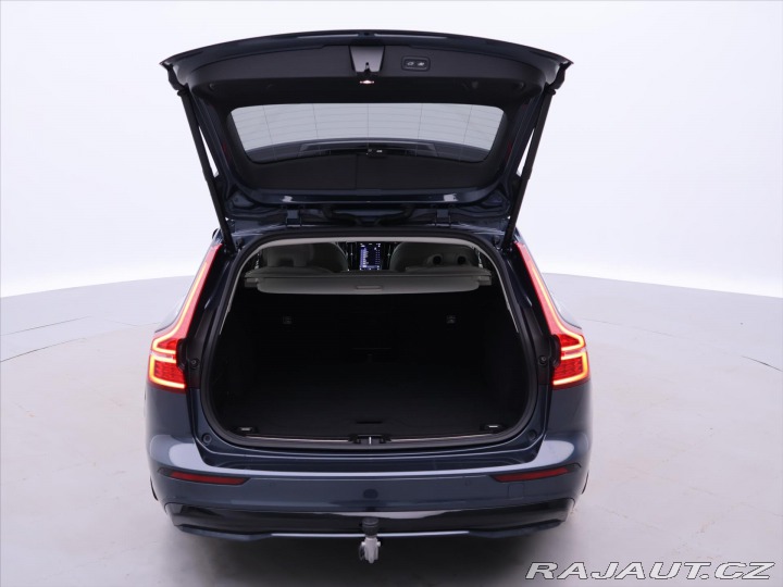 Volvo V60 2,0 B4 145kW Aut. CZ 1.Ma 2024