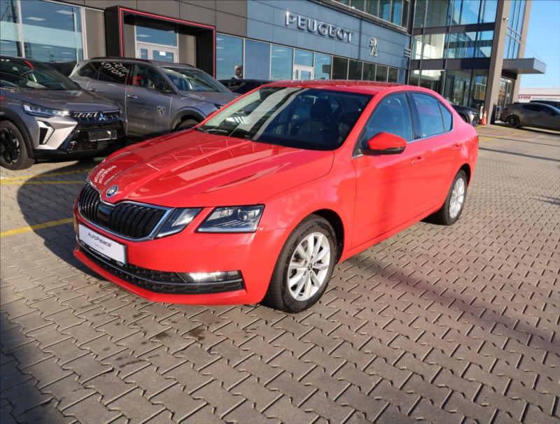 Škoda Octavia 1,6 TDI ČR 1 MAJITEL