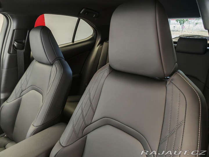 Lexus Ostatní modely UX 300h 300h 4x2 F Sport Design 2025
