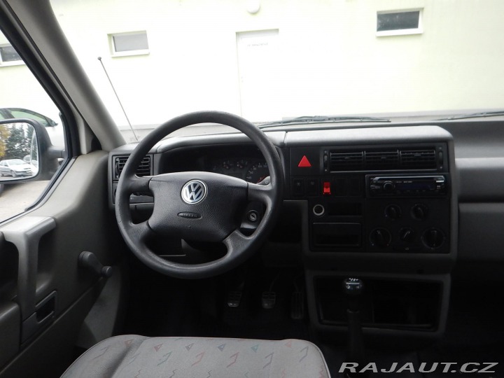 Volkswagen Transporter 2.5 TDI, BUS, 9 MÍST, TAŽ 2002