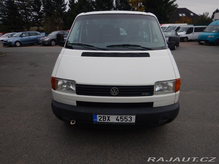 Volkswagen Transporter 2.5 TDI, BUS, 9 MÍST, TAŽ 2002