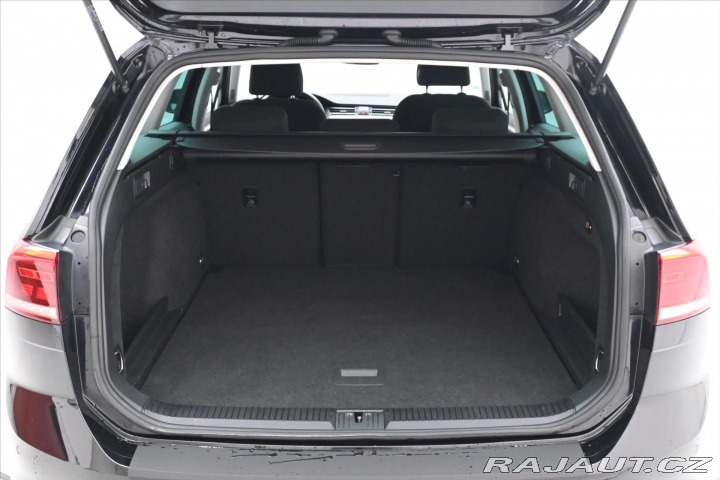 Volkswagen Passat 2,0 TDI 110 kW DSG Navi Z 2022