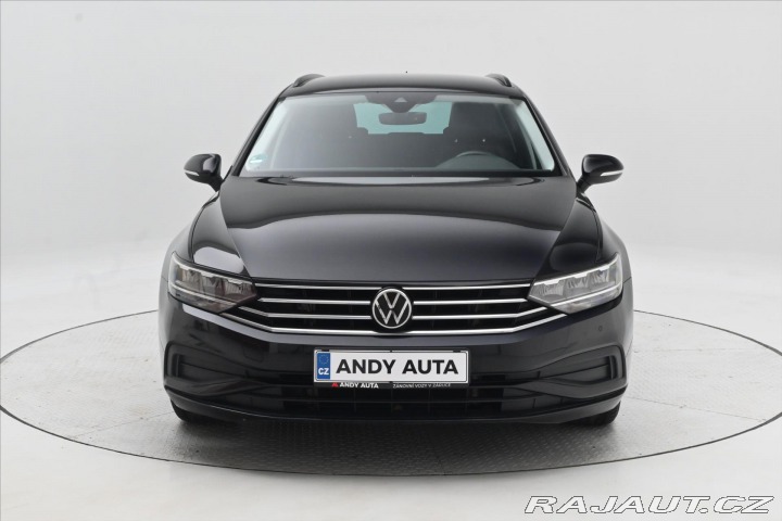 Volkswagen Passat 2,0 TDi 110kW DSG NAVI Zá 2022