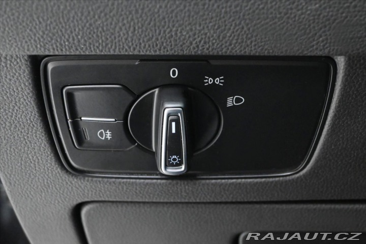 Volkswagen Passat 2,0 TDI 110 kW DSG Navi Z 2022