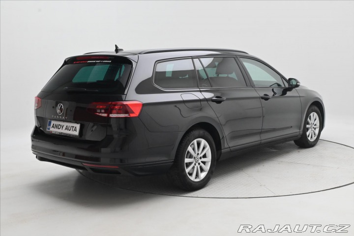 Volkswagen Passat 2,0 TDi 110kW DSG NAVI Zá 2022