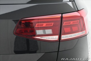Volkswagen Passat 2,0 TDi 110kW DSG NAVI Zá 2022