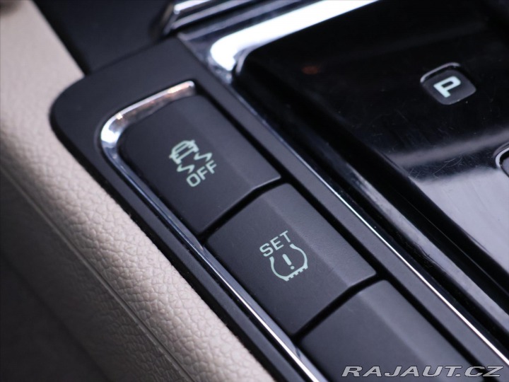 Škoda Superb 2,0 TDI 125kW DSG CZ Eleg 2011