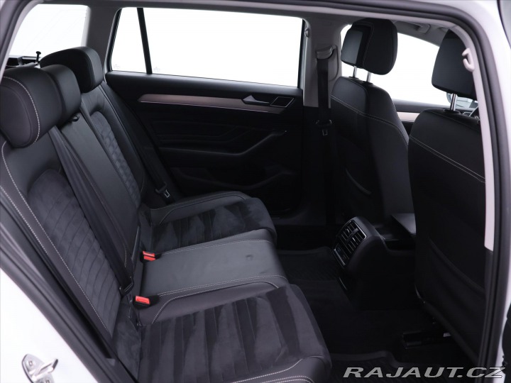 Volkswagen Passat 2,0 TDI 140kW R-Line DSG 2020