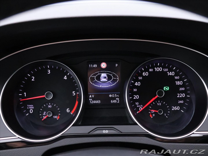 Volkswagen Passat 2,0 TDI 140kW R-Line DSG 2020