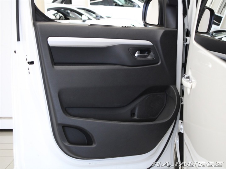 Toyota ProAce 2,0 D150k. MT VIP 8-míst 2020