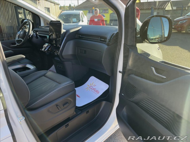 Hyundai Staria 2,2 CRDi Luxury DCT REZER 2022
