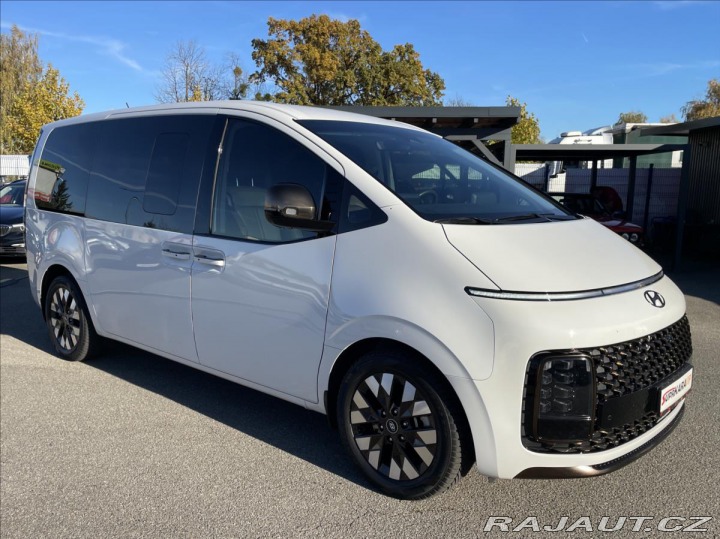 Hyundai Staria 2,2 CRDi Luxury DCT REZER 2022