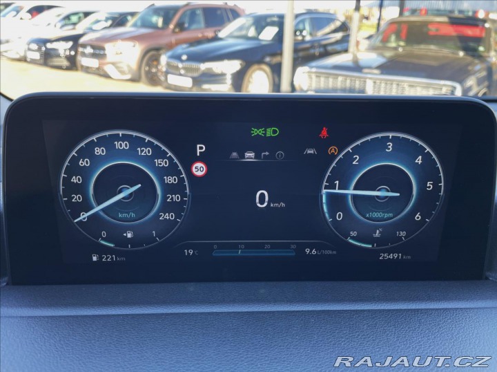 Hyundai Staria 2,2 CRDi Luxury DCT 4x4 7 2022