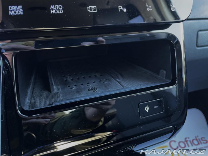 Hyundai Staria 2,2 CRDi Luxury DCT 4x4 7 2022