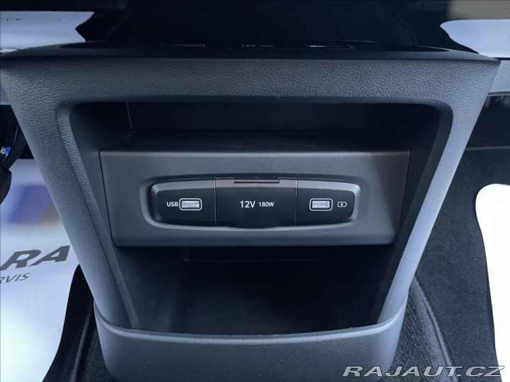 Hyundai Staria 2,2 CRDi Luxury DCT 4x4 7 2022