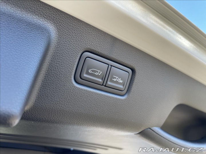 Hyundai Staria 2,2 CRDi Luxury DCT REZER 2022