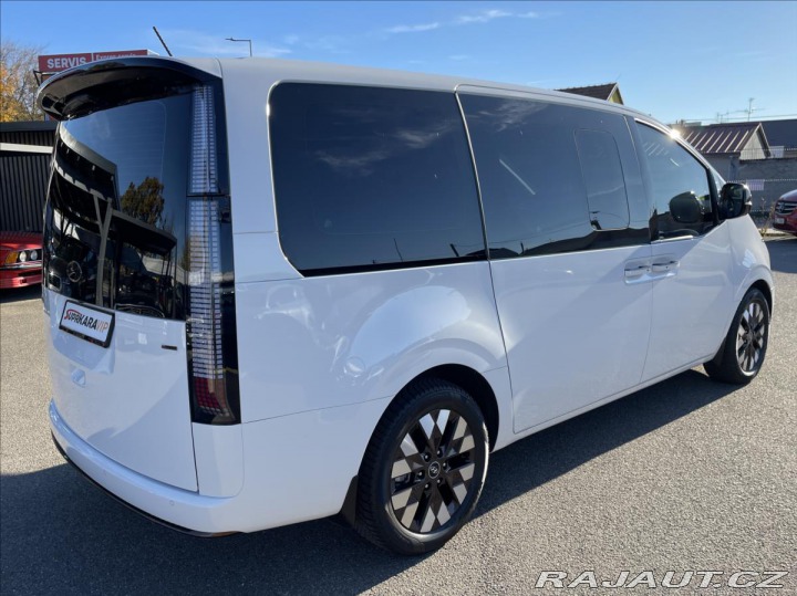 Hyundai Staria 2,2 CRDi Luxury DCT 4x4 7 2022