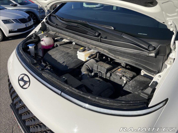 Hyundai Staria 2,2 CRDi Luxury DCT 4x4 7 2022